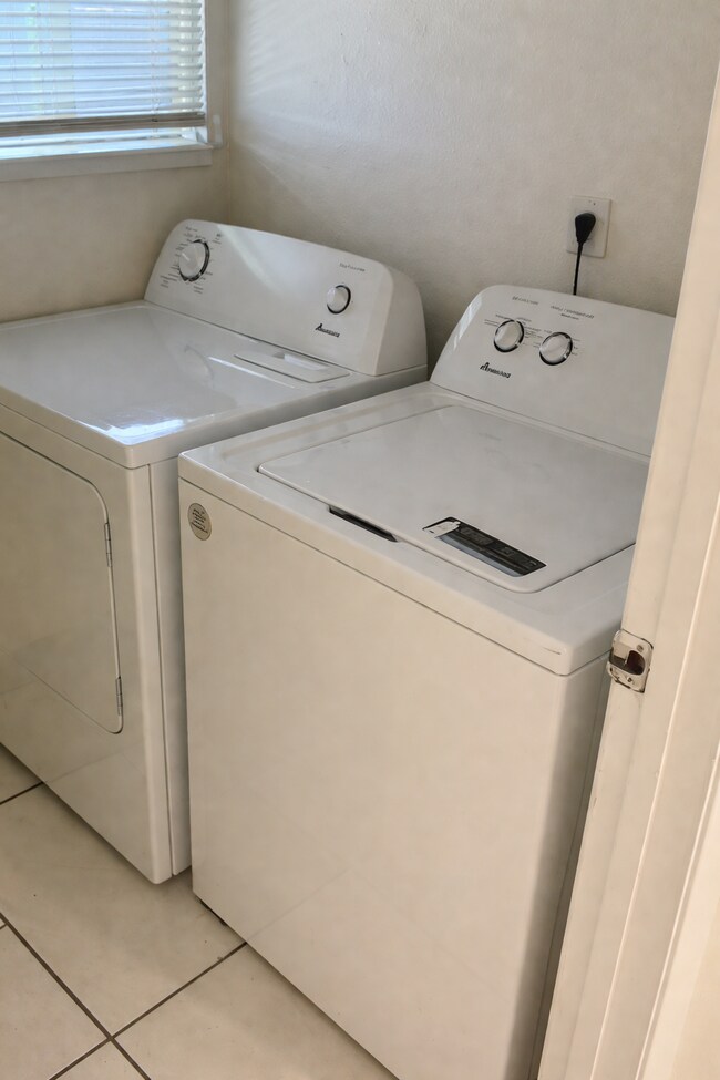 Foto del edificio - 611 North School street