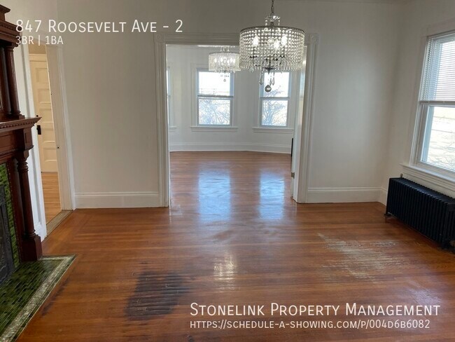 Building Photo - 847 Roosevelt Avenue