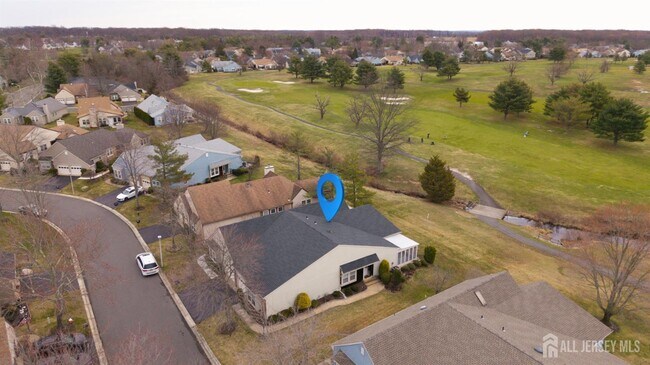 Foto del edificio - 18 Thomas Paine Dr