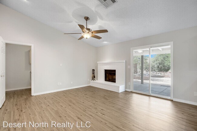 Building Photo - 3 br, 2 bath House - 6401 E Juniper Avenue