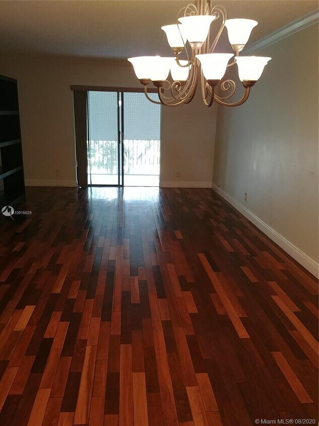 Foto principal - 3575 Broken Woods Dr