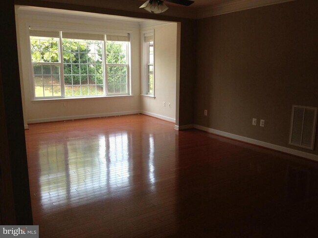 Foto del edificio - 621 Cobblestone Blvd