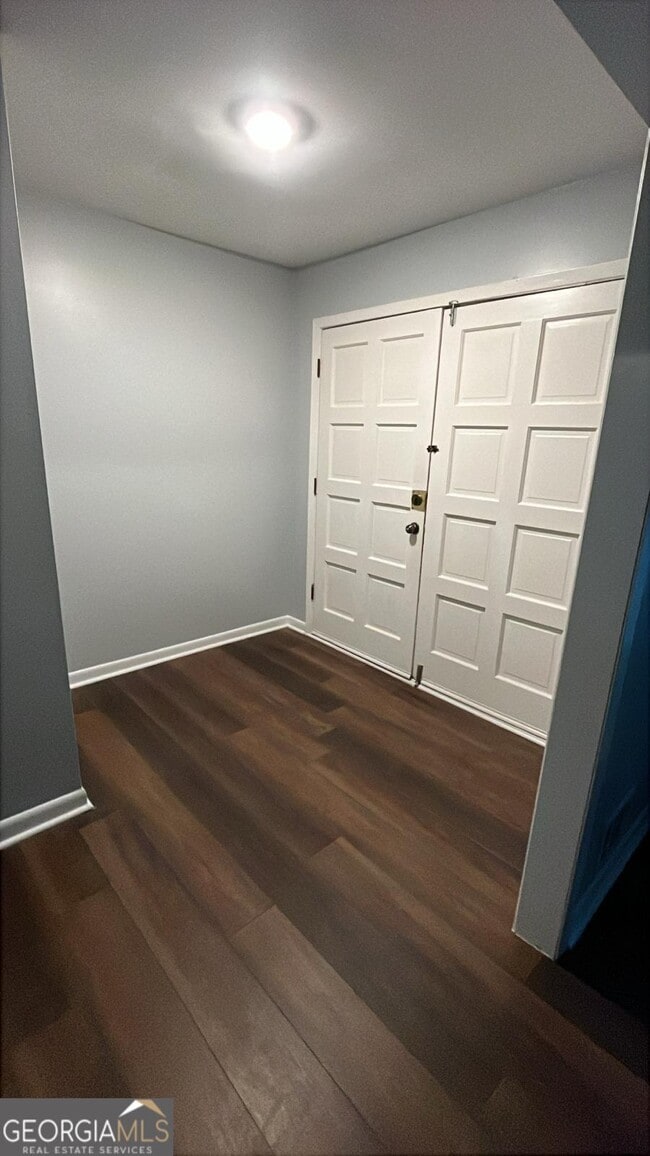 Building Photo - 3753 Columbia Pkwy