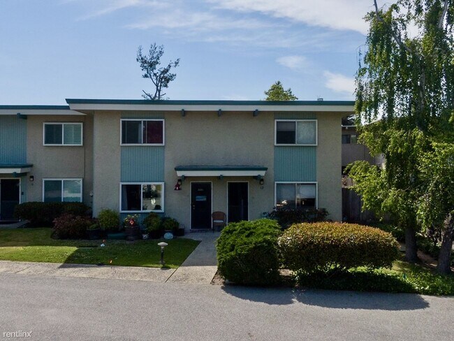 Building Photo - 2 br, 1.5 bath Condo - 721 Rosedale Avenue