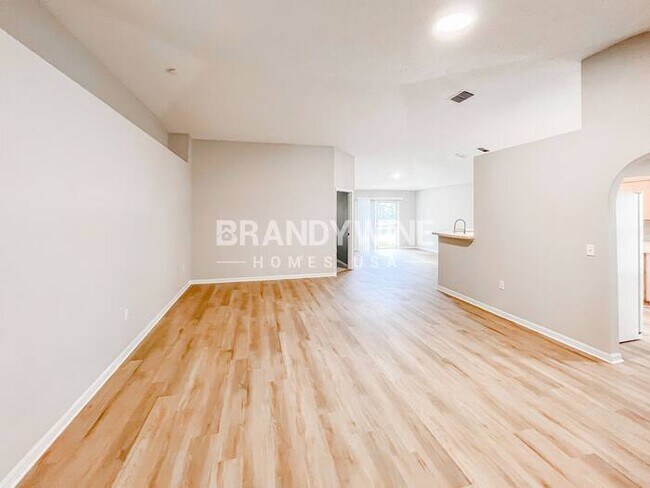 Foto del edificio - 4396 Marsh Hawk Dr S