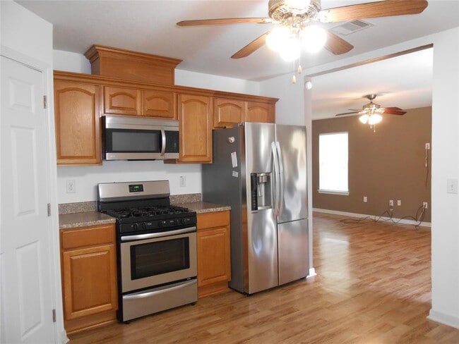 Building Photo - 617 N Vionett Ln