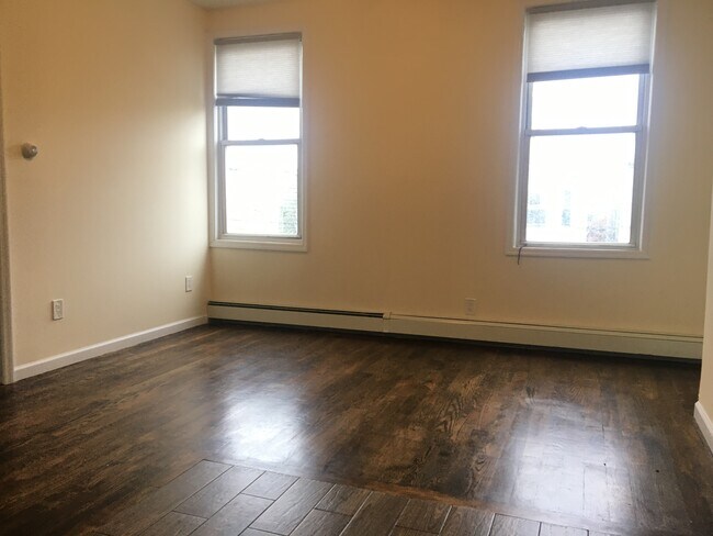 Building Photo - 166 Armstrong Ave