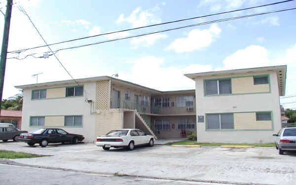 Building Photo - 982 NW 6th St