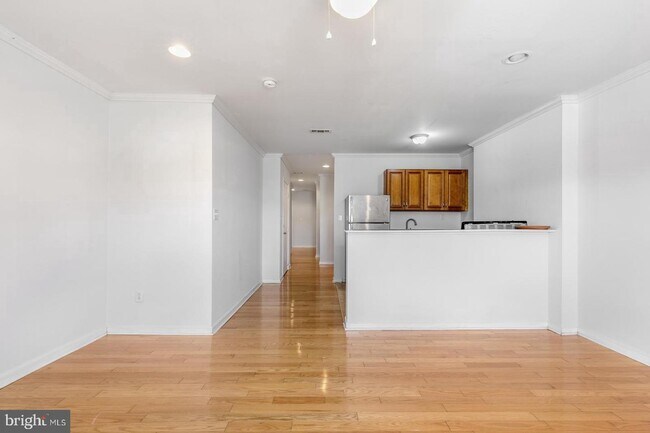 Building Photo - 2024 Ridge Ave