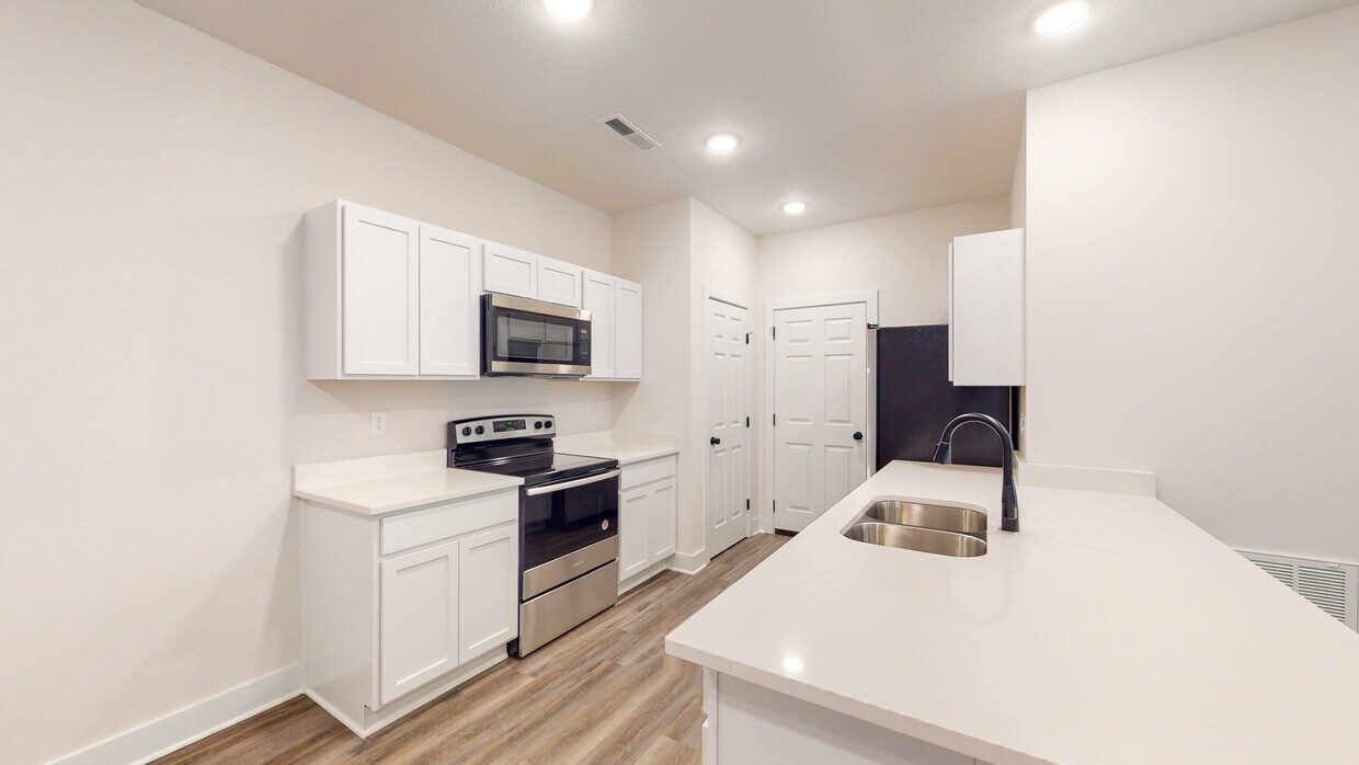 Primary Photo - 15606 E 21st Ct N