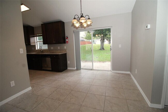 Building Photo - 1110 Chelsea Parc Dr