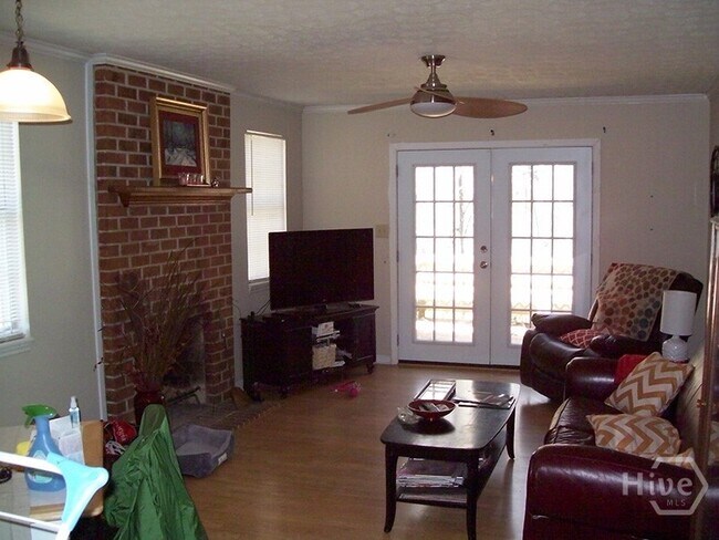 Building Photo - 132 Oxford Ct