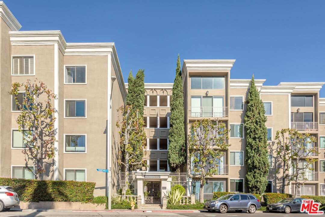 Foto principal - 8455 Fountain Ave