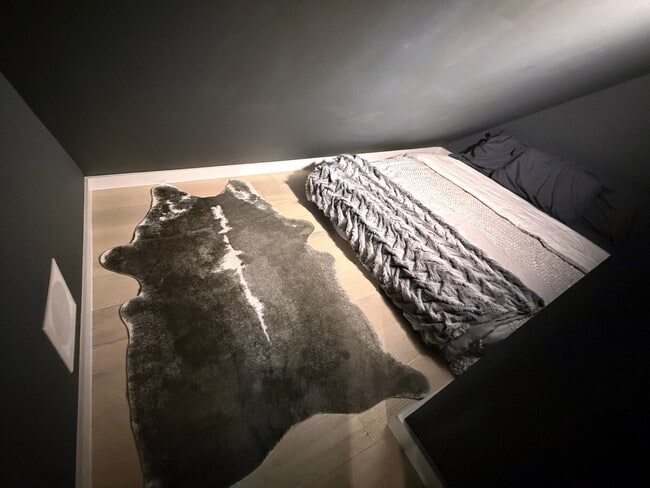 Building Photo - 1818 W 39th St