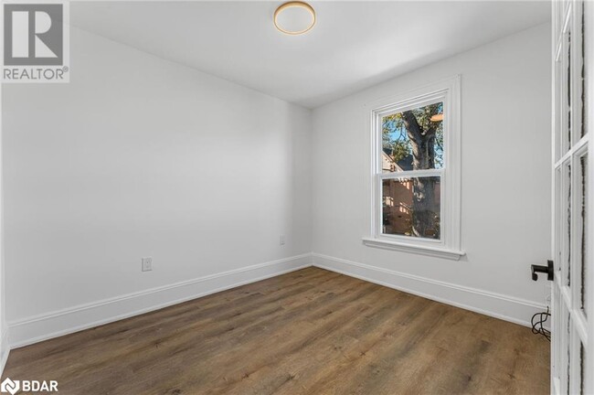 Building Photo - 57 Stirton St