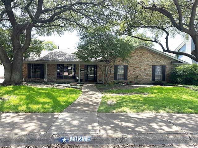 Foto principal - 10219 Dale Crest Dr