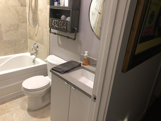 Foto del edificio - 3414 Brown St NW