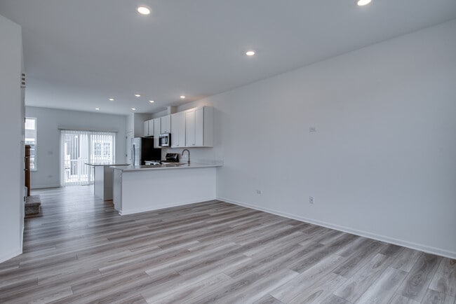 Building Photo - 14934 S McCarthy Cir