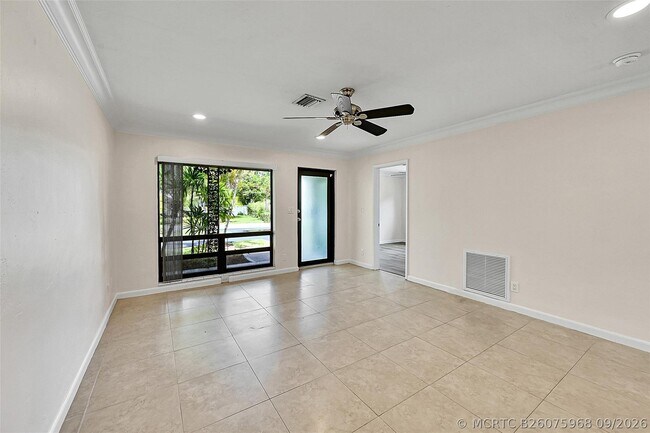 Building Photo - 2200 NE 54th St