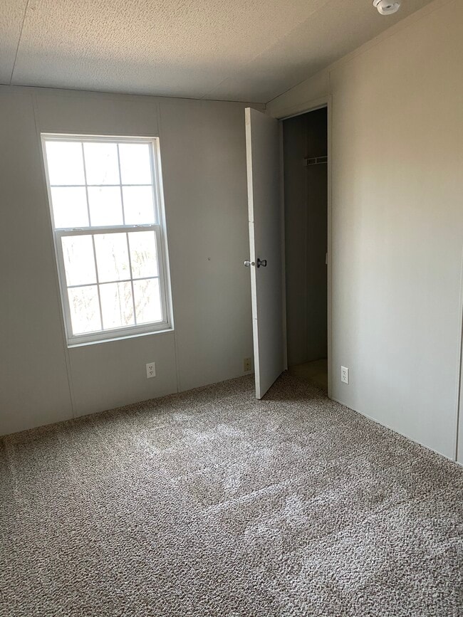 Building Photo - 178 High Rock Ct