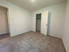 Building Photo - 40830 Hawthorne Glades St