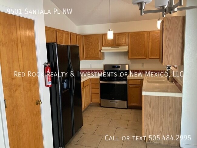 Foto del edificio - 9501 Santala Pl NW