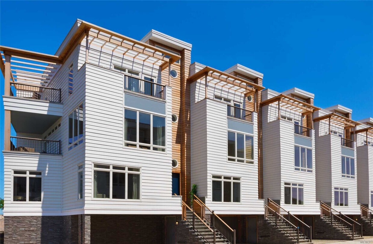 Primary Photo - 146 Beach 5th St