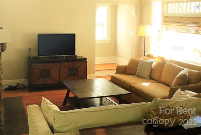 Foto del edificio - 10 Coleman Ave