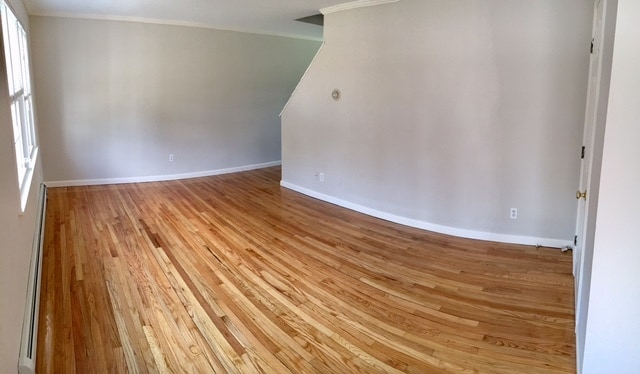 Hardwood floors - 20 Hobart Ln Apartments