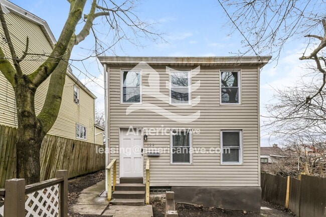 Building Photo - 129 Tuscola St