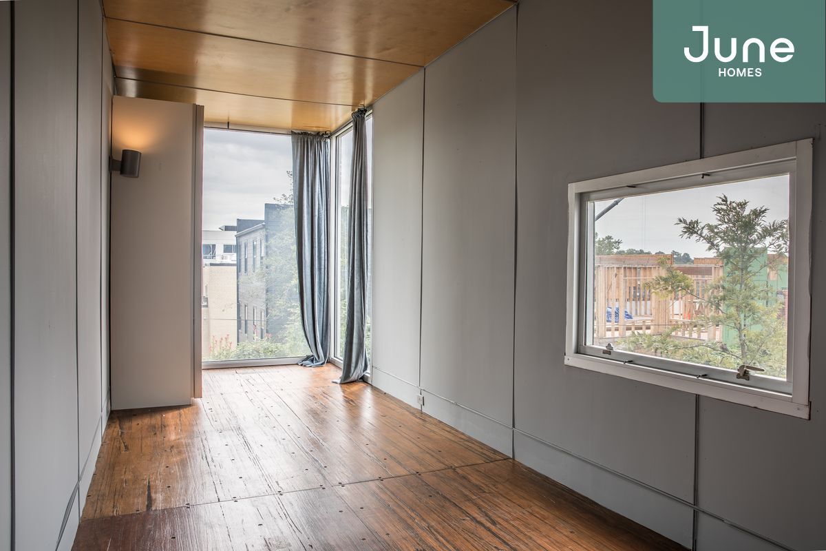 Primary Photo - Full room in 6-bed/6.0-bath Home