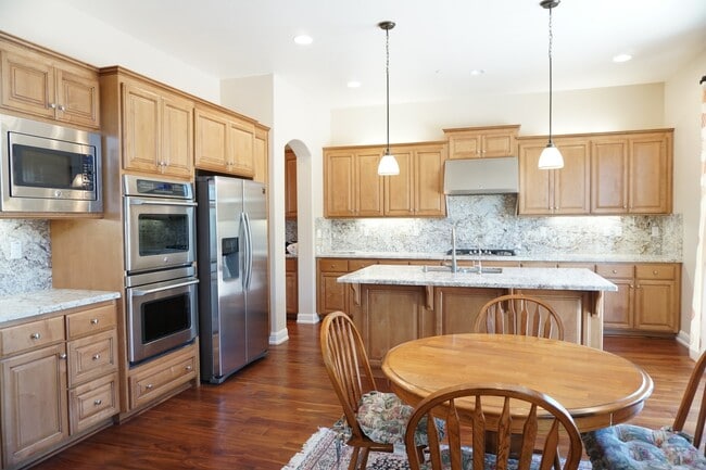Building Photo - 18261 Bautista Cir