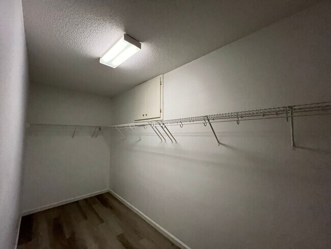 Foto del edificio - 253 Riverrun Dr