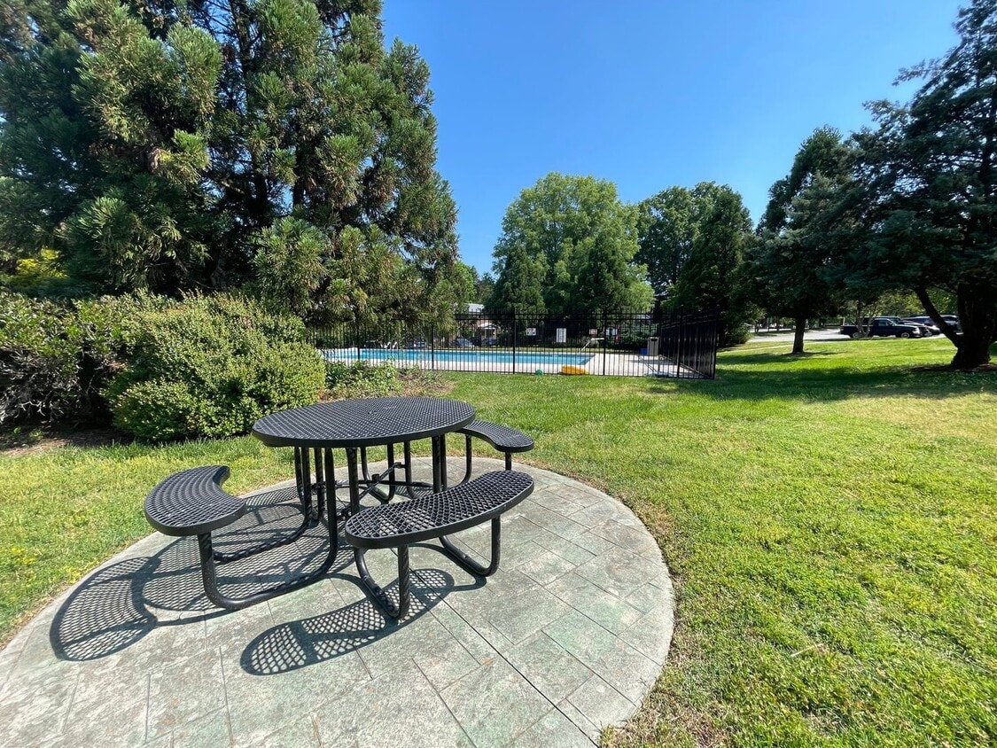Building Photo - Incredible location! Fidelity Court offers...