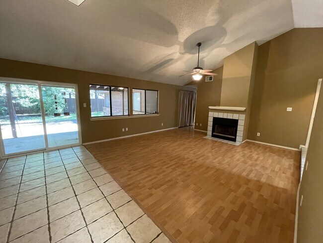 Photo - 3202 Fairview Dr House