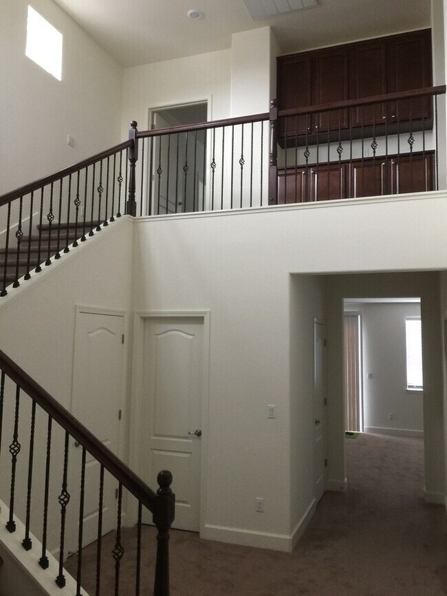 Building Photo - 3 Bedroom 2 Bath Home Home in Wingfield!!