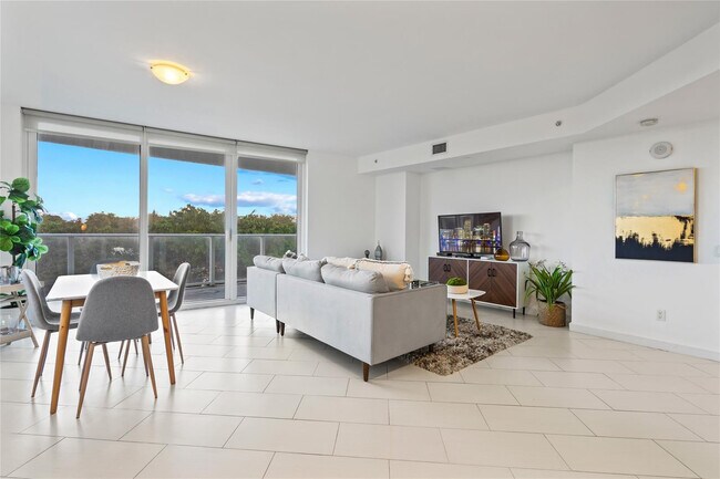 Building Photo - 4250 Biscayne Blvd