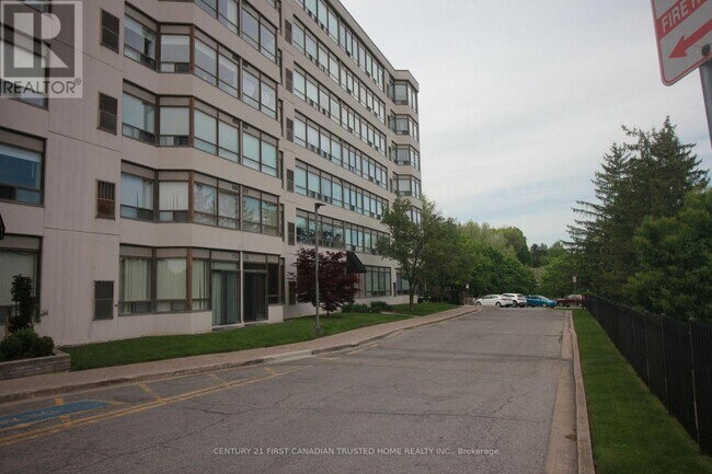 Photo du bâtiment - 521-521 Riverside Dr