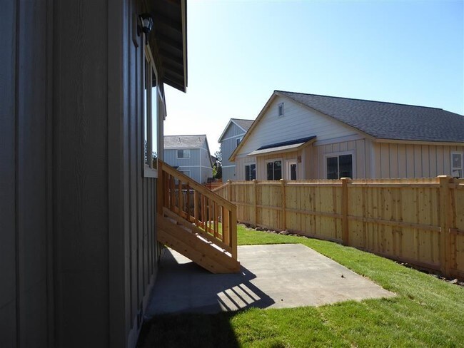 Building Photo - 3 br, 2 bath House - 21314 Megan Court