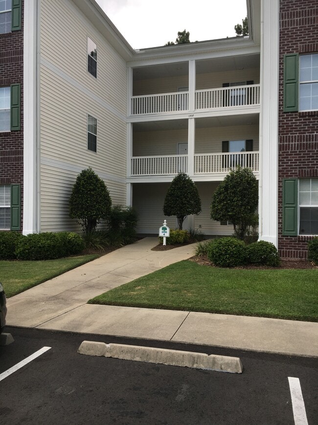 Building Photo - 589 Blue River Ct