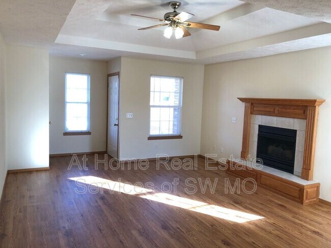 Building Photo - 4339 S Farm Rd 125
