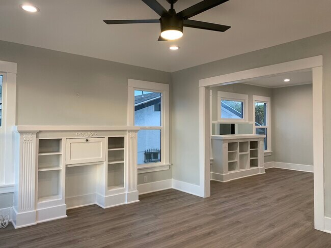 Living Room facing Dining Room - 624 N Hobart Blvd