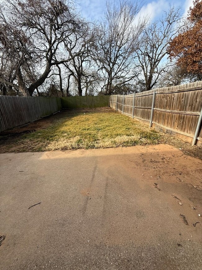 Building Photo - JAMES2812-14