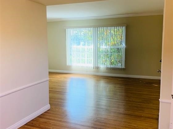 Foto del edificio - 302 N Hollywood Way