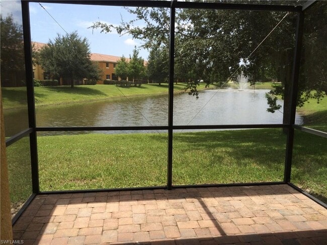 Mirando hacia el oeste, vista del lago. - 10261 Olivewood Way