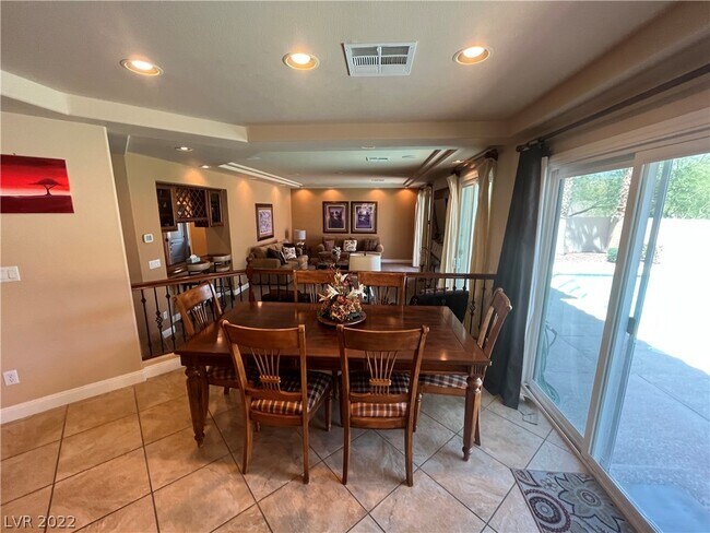 Foto del edificio - 8556 Silver Coast St