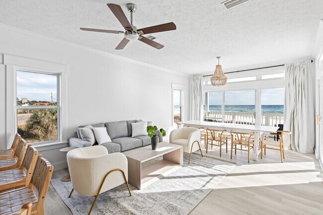 Foto del edificio - 17609 Front Beach Rd