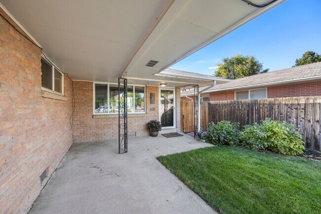 Foto del edificio - $0 DEPOSIT OPTION!!! MODERNIZED 2BED/1BATH...