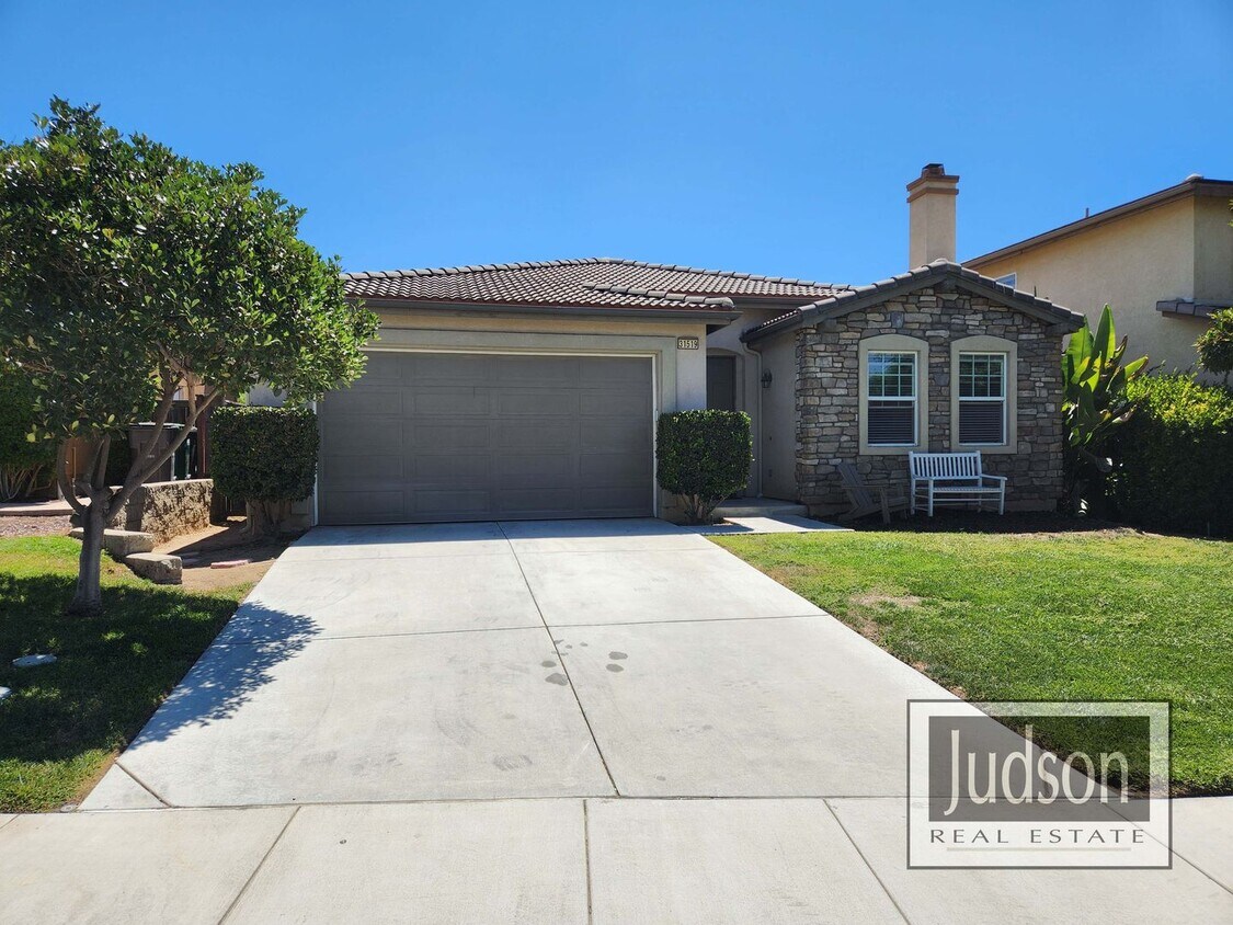 Foto principal - 31519 McCartney Dr