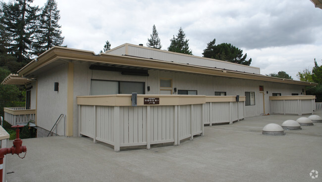 Building Photo - 680 Moraga Rd